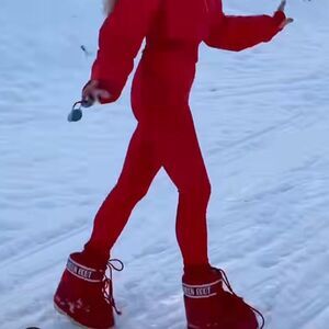 Red   leggings